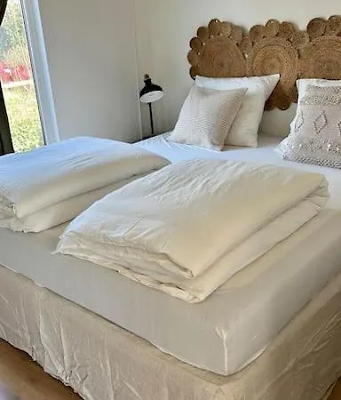 Family House With Garden & Jacuzzi & Sauna Near Amsterdam *