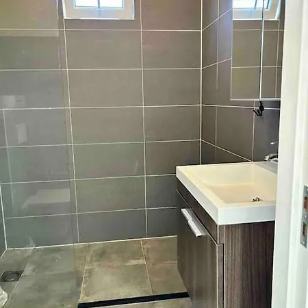 Hébergement de vacances Family House With Garden & Jacuzzi & Sauna Near Amsterdam Vijfhuizen