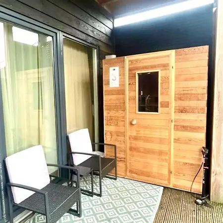 Hébergement de vacances Family House With Garden & Jacuzzi & Sauna Near Amsterdam Vijfhuizen