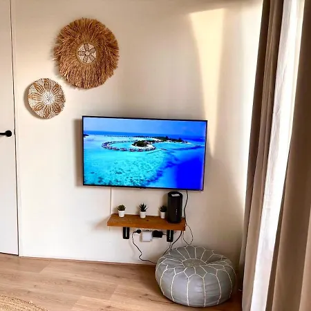 Cozy Wellness Family House With Private Garden & Jacuzzi & Sauna Between Amsterdam Haarlem And Schiphol Airport 펜션 Vijfhuizen