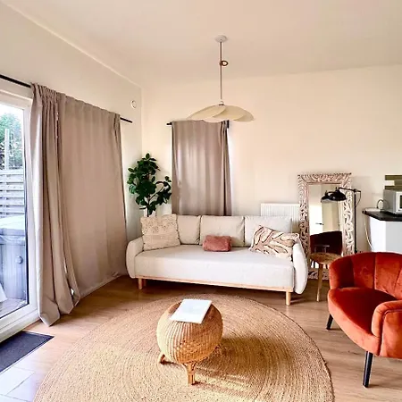 Tatil Evi Cozy Wellness Family House With Private Garden & Jacuzzi & Sauna Between Amsterdam Haarlem And Schiphol Airport Vijfhuizen