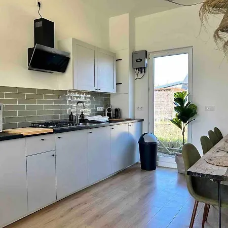 Cozy Wellness Family House With Private Garden & Jacuzzi & Sauna Between Amsterdam Haarlem And Schiphol Airport * Vijfhuizen