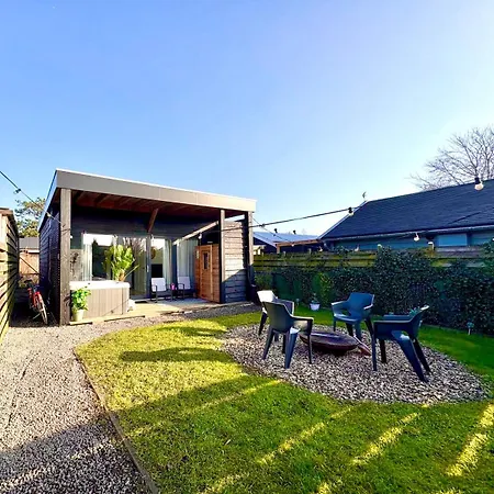 Cozy Wellness Family House With Private Garden & Jacuzzi & Sauna Between Amsterdam Haarlem And Schiphol Airport