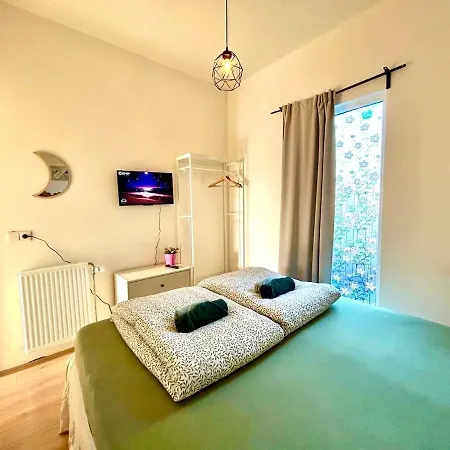 Cozy Wellness Family House With Private Garden & Jacuzzi & Sauna Between Amsterdam Haarlem And Schiphol Airport