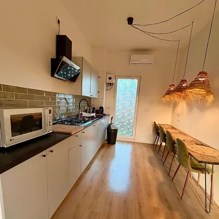 Tatil Evi Cozy Wellness Family House With Private Garden & Jacuzzi & Sauna Between Amsterdam Haarlem And Schiphol Airport Vijfhuizen