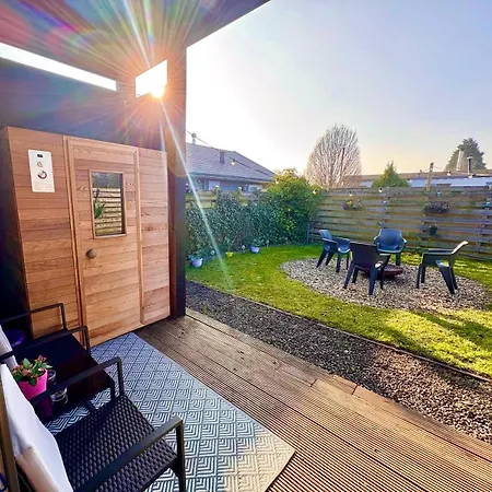 Cozy Wellness Family House With Private Garden & Jacuzzi & Sauna Between Amsterdam Haarlem And Schiphol Airport 펜션