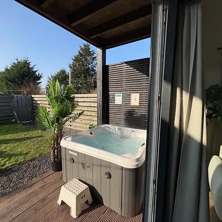 Cozy Wellness Family House With Private Garden & Jacuzzi & Sauna Between Amsterdam Haarlem And Schiphol Airport