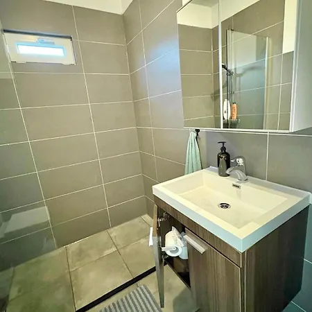 Cozy Wellness Family House With Private Garden & Jacuzzi & Sauna Between Amsterdam Haarlem And Schiphol Airport Vijfhuizen