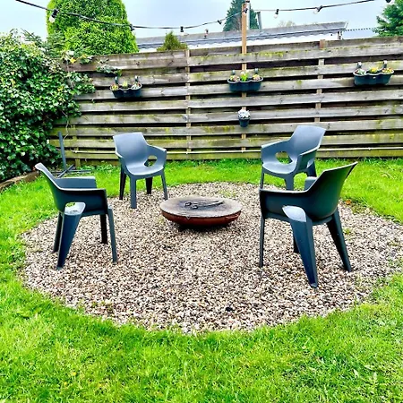 Cozy Wellness Family House With Private Garden & Jacuzzi & Sauna Between Amsterdam Haarlem And Schiphol Airport * Vijfhuizen