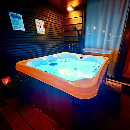 Cozy Wellness Family House With Private Garden & Jacuzzi & Sauna Between Amsterdam Haarlem And Schiphol Airport Vijfhuizen