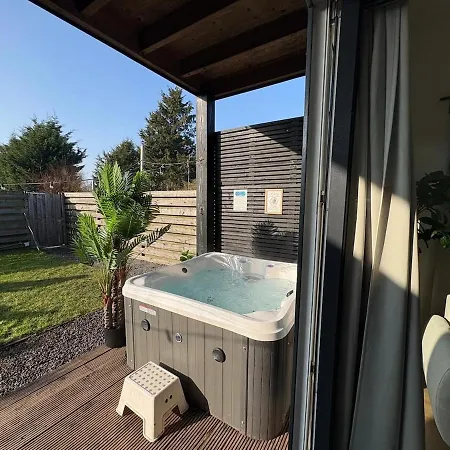 Cozy Wellness Family House With Private Garden & Jacuzzi & Sauna Between Amsterdam Haarlem And Schiphol Airport *