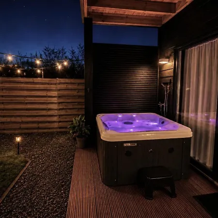 Cozy Wellness Family House With Private Garden & Jacuzzi & Sauna Between Amsterdam Haarlem And Schiphol Airport Hébergement de vacances *