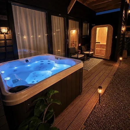 Cozy Wellness Family House With Private Garden & Jacuzzi & Sauna Between Amsterdam Haarlem And Schiphol Airport Vijfhuizen