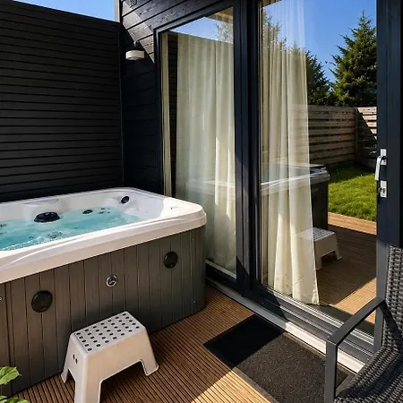 Cozy Wellness Family House With Private Garden & Jacuzzi & Sauna Between Amsterdam Haarlem And Schiphol Airport Hébergement de vacances