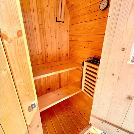 Cozy Wellness Family House With Private Garden & Jacuzzi & Sauna Between Amsterdam Haarlem And Schiphol Airport Hébergement de vacances *