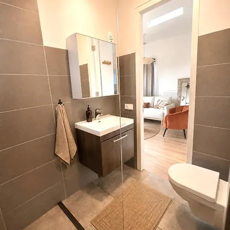 Cozy Wellness Family House With Private Garden & Jacuzzi & Sauna Between Amsterdam Haarlem And Schiphol Airport