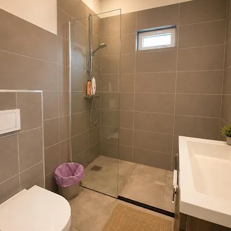 Cozy Wellness Family House With Private Garden & Jacuzzi & Sauna Between Amsterdam Haarlem And Schiphol Airport * Vijfhuizen