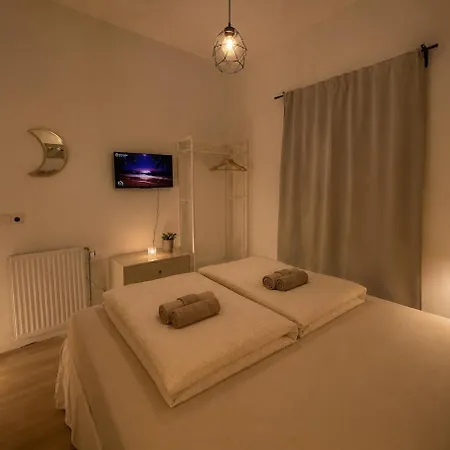 Cozy Wellness Family House With Private Garden & Jacuzzi & Sauna Between Amsterdam Haarlem And Schiphol Airport Hébergement de vacances