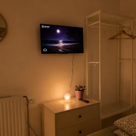 Hébergement de vacances Cozy Wellness Family House With Private Garden & Jacuzzi & Sauna Between Amsterdam Haarlem And Schiphol Airport *