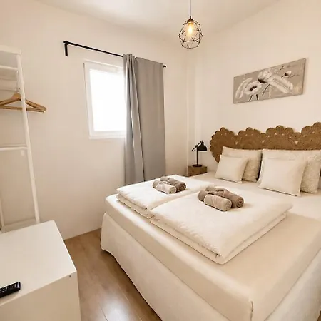 Hébergement de vacances Cozy Wellness Family House With Private Garden & Jacuzzi & Sauna Between Amsterdam Haarlem And Schiphol Airport