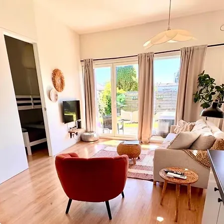 Cozy Wellness Family House With Private Garden & Jacuzzi & Sauna Between Amsterdam Haarlem And Schiphol Airport * Vijfhuizen