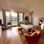 Prázdninový dům Family House With Garden & Jacuzzi & Sauna Near Amsterdam Vijfhuizen