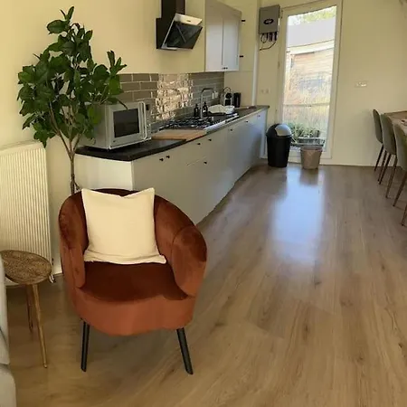 Family House With Garden & Jacuzzi & Sauna Near Amsterdam *