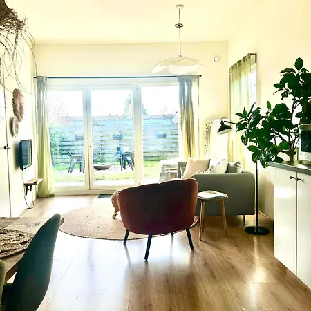 Family House With Garden & Jacuzzi & Sauna Near Amsterdam *