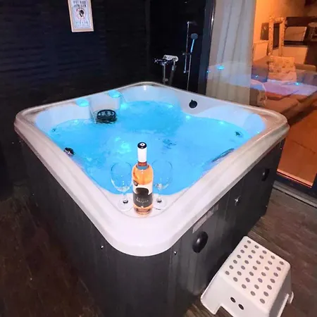 Casa de Férias Family House With Garden & Jacuzzi & Sauna Near Amsterdam *