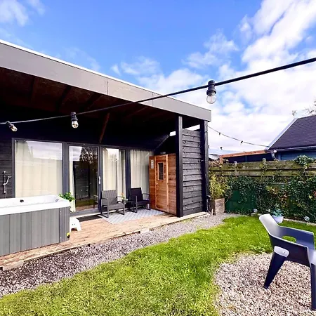 Casa de Férias Family House With Garden & Jacuzzi & Sauna Near Amsterdam *