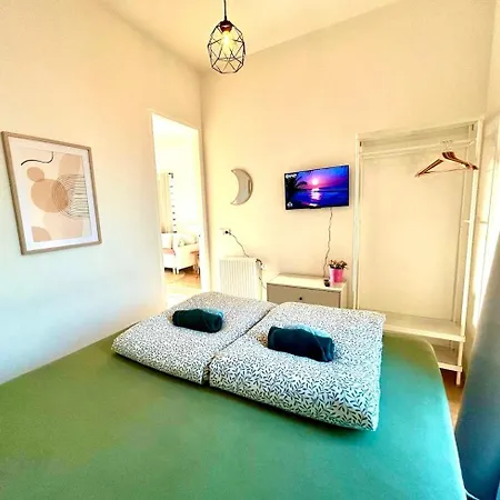 Cozy Wellness Family House With Private Garden & Jacuzzi & Sauna Between Amsterdam Haarlem And Schiphol Airport Σπίτι διακοπών