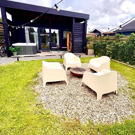 Cozy Wellness Family House With Private Garden & Jacuzzi & Sauna Between Amsterdam Haarlem And Schiphol Airport Vijfhuizen