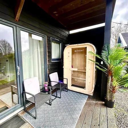 Cozy Wellness Family House With Private Garden & Jacuzzi & Sauna Between Amsterdam Haarlem And Schiphol Airport Σπίτι διακοπών