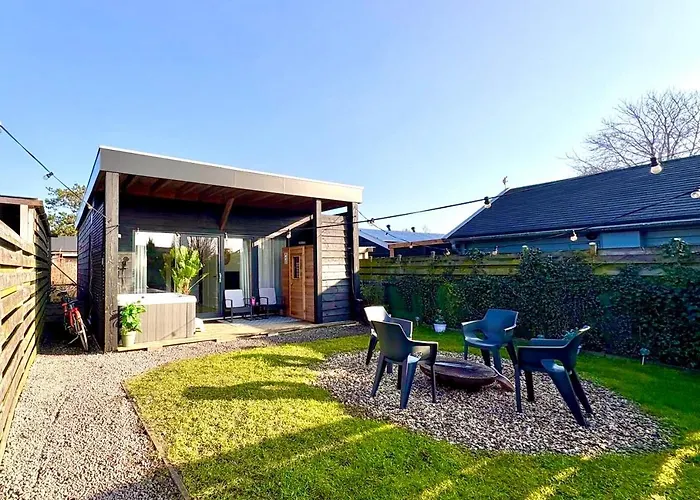 Family House With Garden & Jacuzzi & Sauna Near Amsterdam